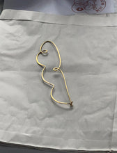 Load image into Gallery viewer, cloud brooch / object in brass