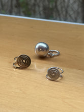 Load image into Gallery viewer, Silver spiral ring