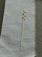 Load image into Gallery viewer, alternate loop tea stick in brass