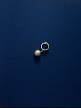 Load image into Gallery viewer, coil silver ball charm ring