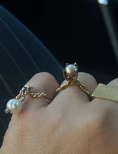 Load image into Gallery viewer, twisted set brass ball ring