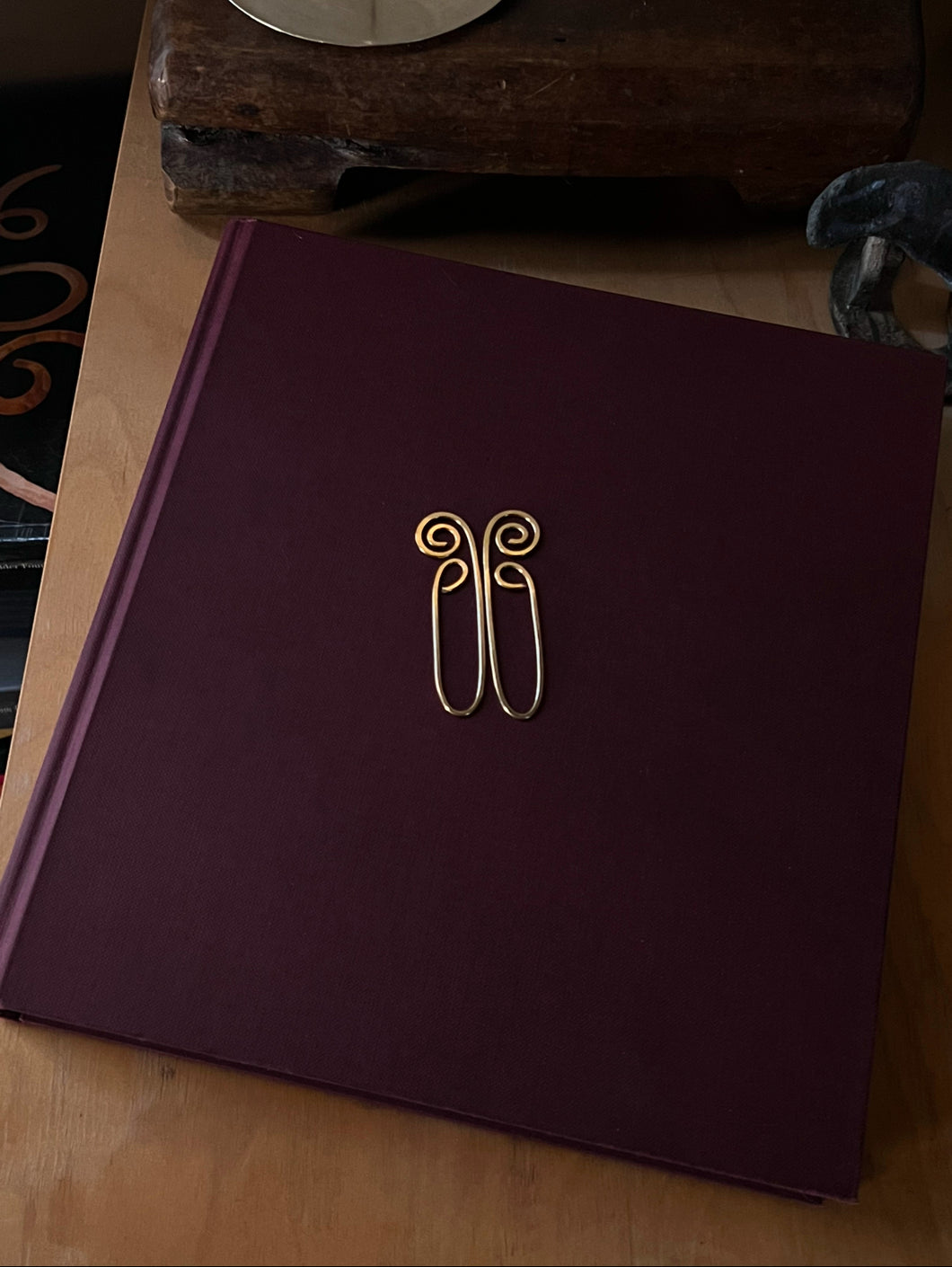 Spiral book / paper clip