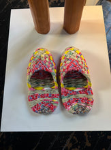 Load image into Gallery viewer, Grandma's Konkon zori